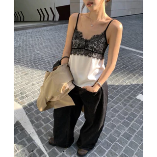 STR พร้อมส่ง💗🎐Silk Topเสื้อสายเดียวลูกไม้ผ้าซาติน เสื้อกล้ามคอวี ดีไซน์เก๋ไก๋ทรงหลวม ดูแพงเซ็กซี่ผู้หญิง สไตล์ฝรั่งเศส