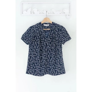 Narinari : MT0601 V-Collar Classic Blouse – เสื้อทำงานคอวี ลายกราฟิก ❤︎✰✪