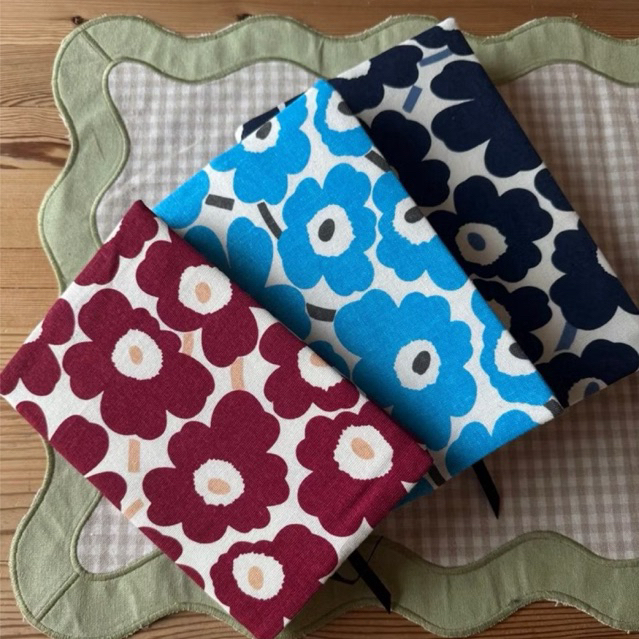 ปกหนังสือผ้าขนาด A5 / B6 ลายดอกไม้น่ารักๆ  Horrak (ห่อรัก) Book cover