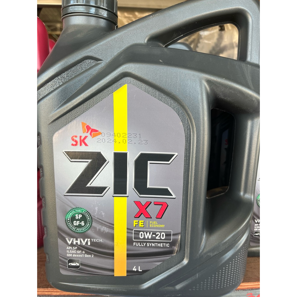 น้ำมันเครื่องสังเคราะห์แท้ 100%น้ำมันเครื่องเบนซิน SK ZIC  เบอร์0W20 ขนาด 4ลิตร