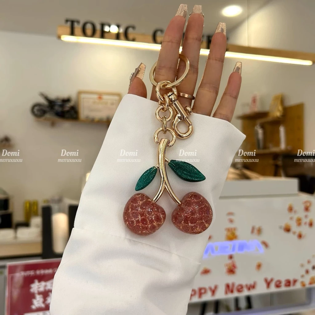 พวงกุญแจเชอร์รี่เกรดAของขวัญปีใหม่จี้กระเป๋าเป้สะพายหลังCherryสีแดงที่ห้อยกระเป๋าแฟชั่นตกแต่งกระเป๋า