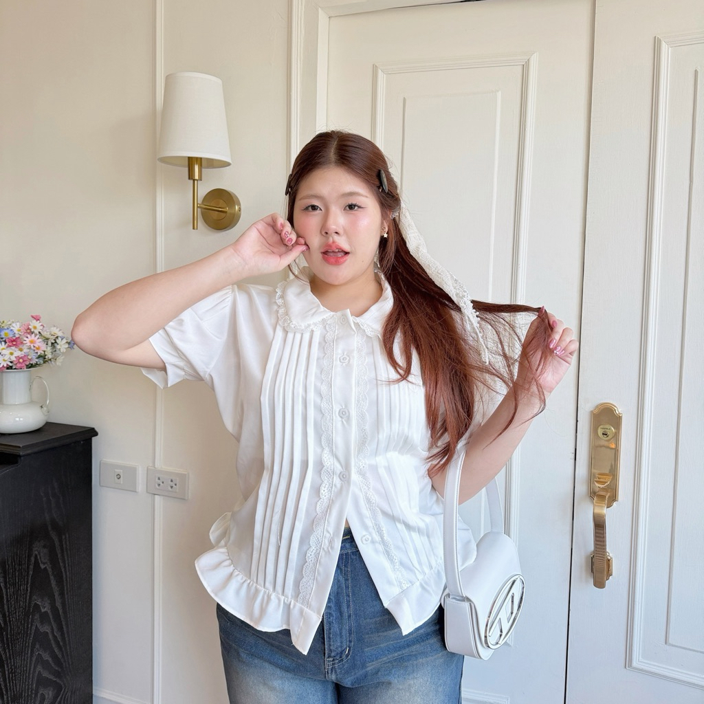 Basic claire top🩰”เสื้อสีขาวไหมเกาหลีจีบระบายชายสาวอวบต้องมีบอกเลยว่าคุ้มสุดๆ!