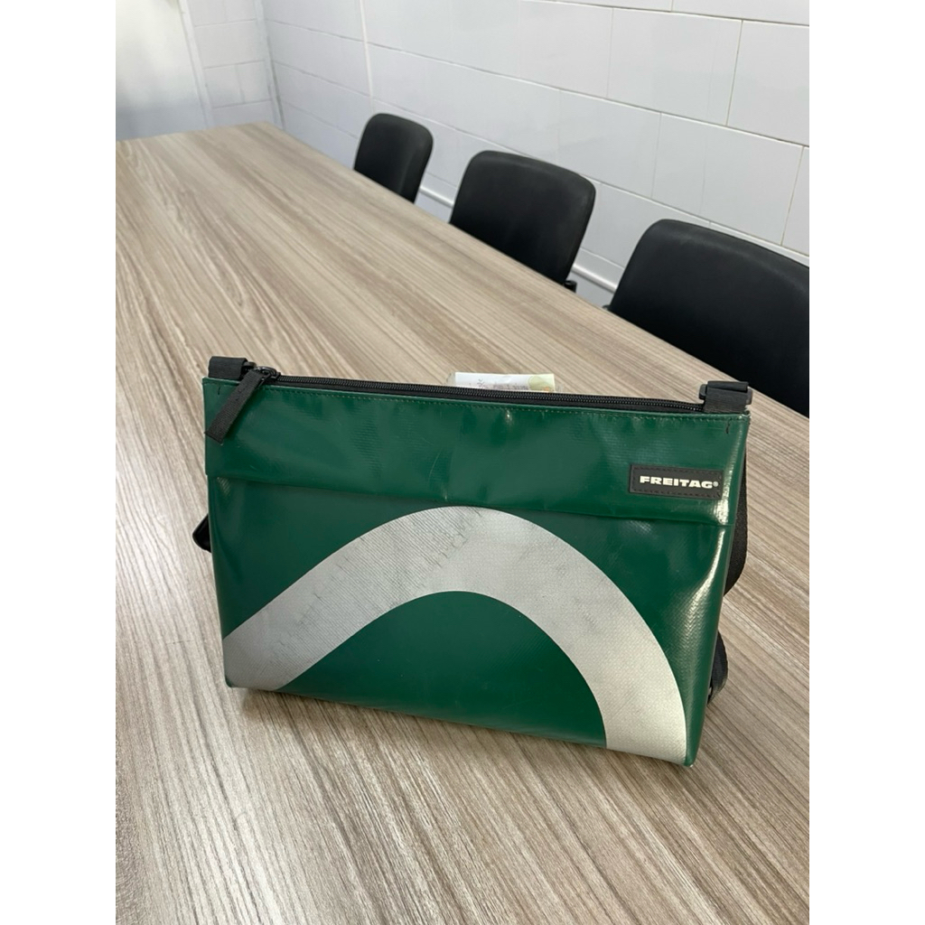 Freitag Lou (F553) ผ้าเขียวเข้ม