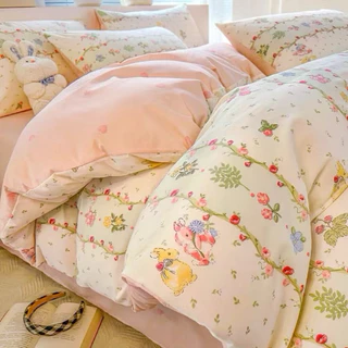 Y.B dream shopครบเซ็ตลายดอกไม้ราคา299 บาทผ้านวมขนาด5.5ฟุต1ชิ้นผ้าปูที่นอน1ชิ้นปลอกหมอนข้าง2ชิ้นปลอกหมอนหนุน2ชิ้น