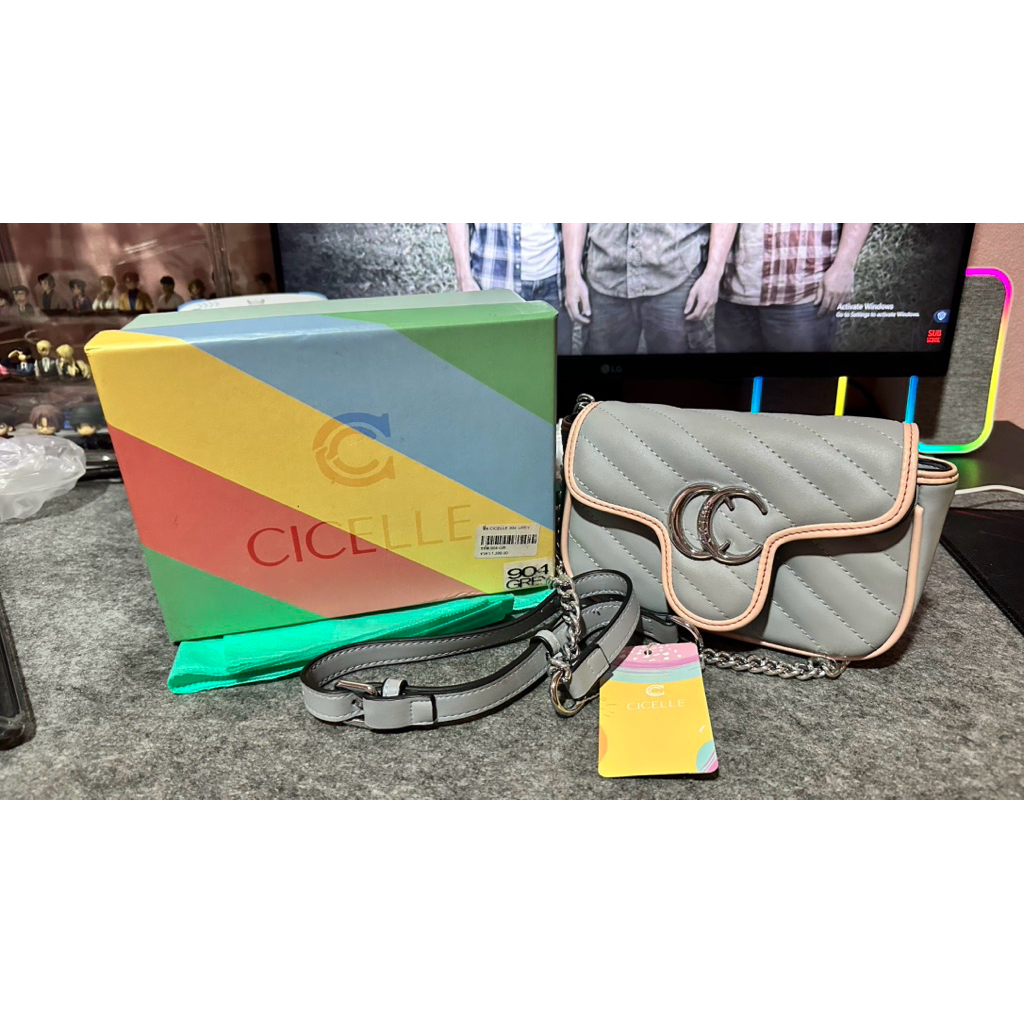 กระเป๋าสะพายข้างclcelleขนาด8นิ้ว งานแท้พร้อมกล่อง