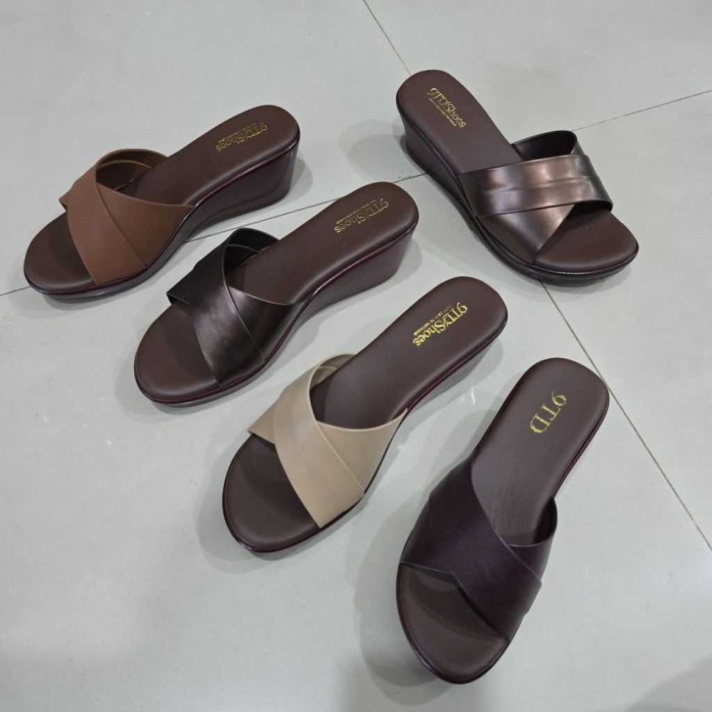 9TDShoes รุ่น 4233 รองเท้าพื้นหนา ส้นเตารีด สูง 2.5นิ้ว หนังนิ่ม แมทชง่ายกับทุกลุค น้ำหนักเบา
