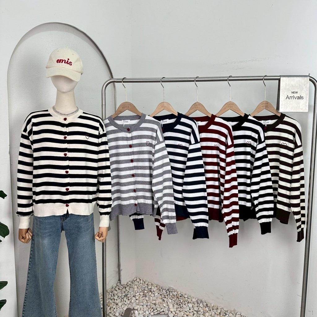 Mook_shop ❤️เสื้อคลุมไหมพรมลายริ้วปักหัวใจ กระดุมหัวใจ❤️