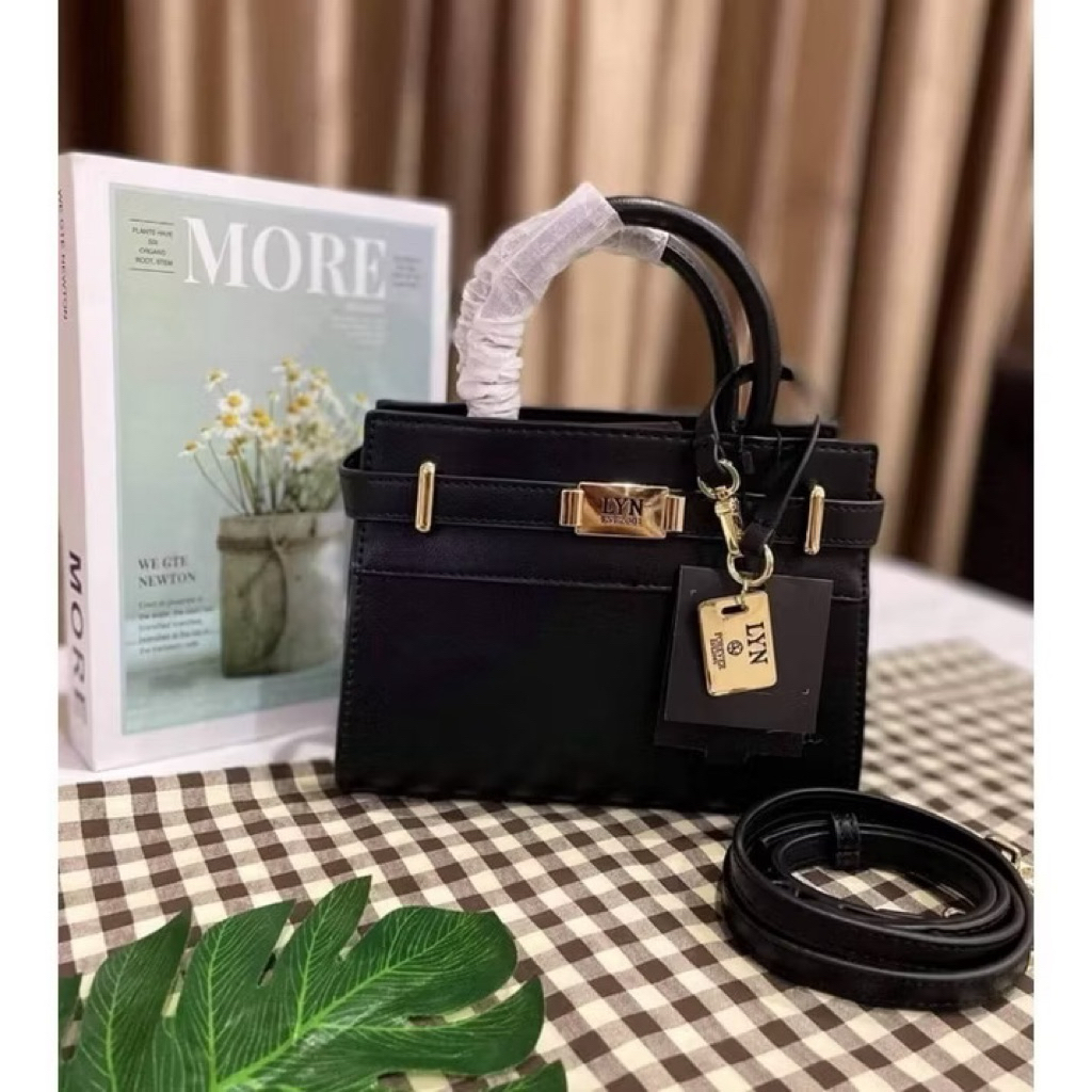 พร้อมส่ง        กระเป๋าหน้าเคลลี่​ ทรงถือ+สะพายข้างสายหนัง​ พร้อมแท็กห้อย,89 ราคา ถูกที่สุด ดีลบีเคเค แกลเลอรีภาพที่ 8