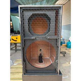 ตู้เสียงกลาง12นิ้วงานสีไม้อัดแท้ทนน้ำทนแดด(แบบขาตั้ง)