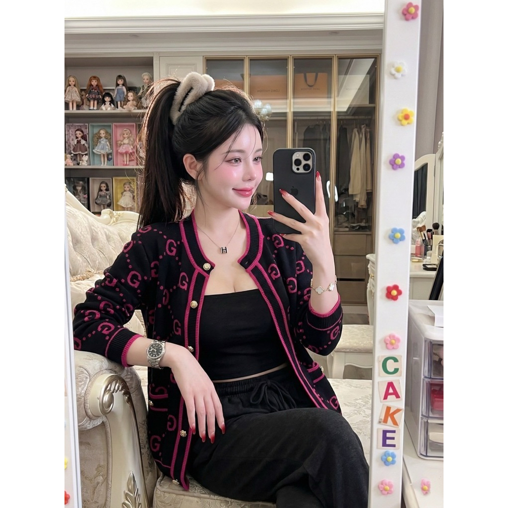 เสื้อแขนยาว ผ้าไหมพรม สีชมพูดำ ผ้ายืดตามตัว เป็นขนาดฟรีไซส์