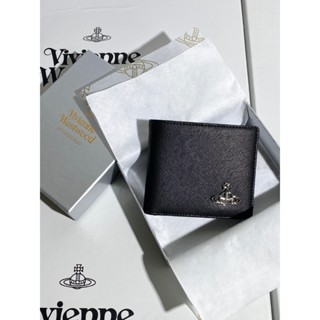 Vivienne Westwood กระเป๋าสตางค์สองพับ หนัง Saffiano สีดำ อะไ…