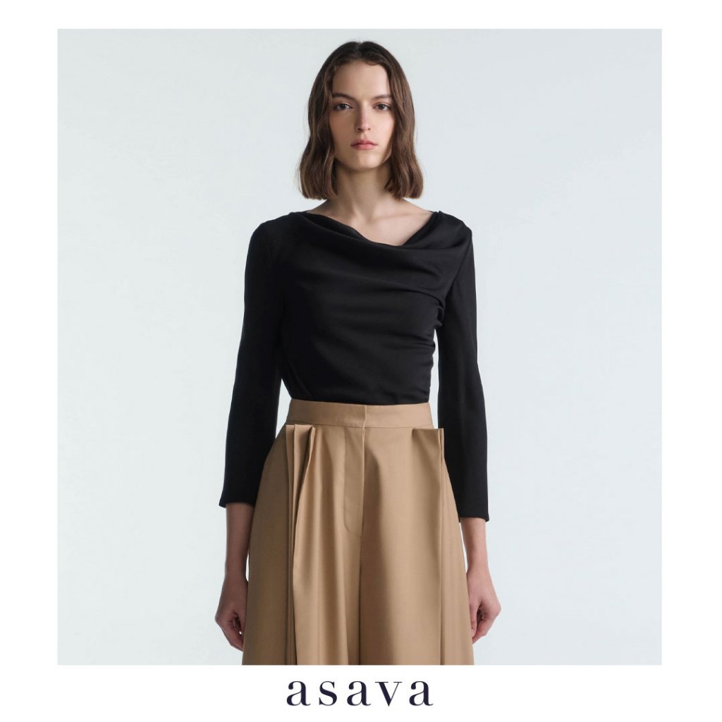 [asava aw25] Lindie Draped Cowl-Neck Blouse เสื้อคอถ่วงจับเดรป แต่งดีเทลจับเดรปหน้าและหลัง แขนเสื้อยาวสามส่วนชายเสื้อตรง