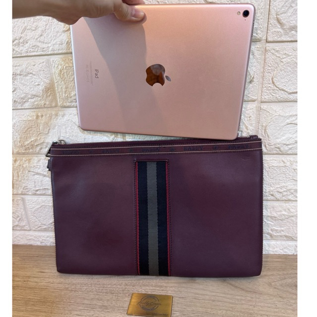 กระเป๋า clutch bag Bally ของแท้100% ใส่ ipad ได้