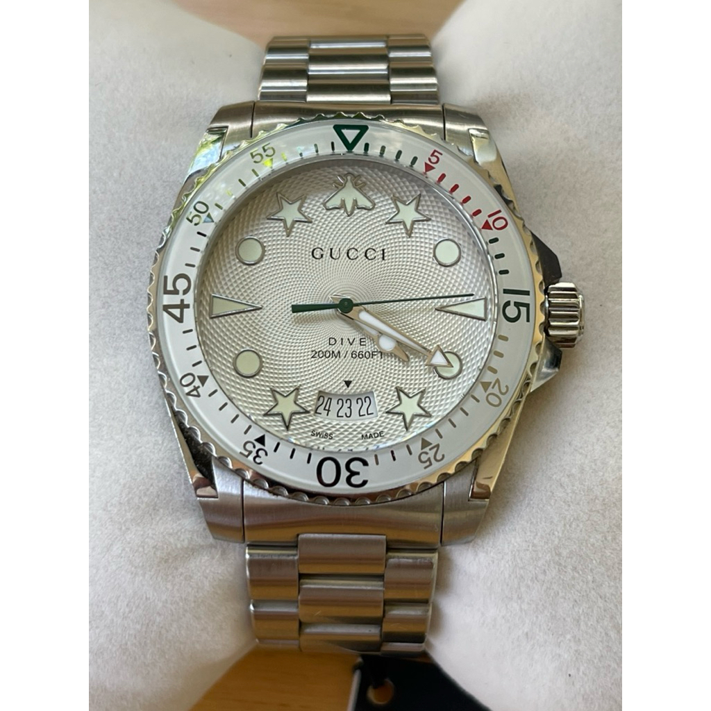 GUCCI Dive 40 mm Silver Dial Men’s Swiss Quartz Watch YA136336