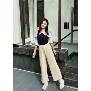 กางเกงขายาว มีกระเป๋าสองข้าง  ขอบกางเกงเป็นเอวสม็อคยางยืด ขน…