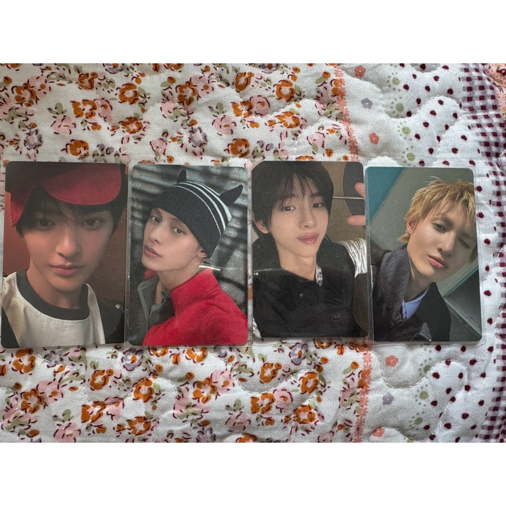 การ์ด cortis | season’s greetings