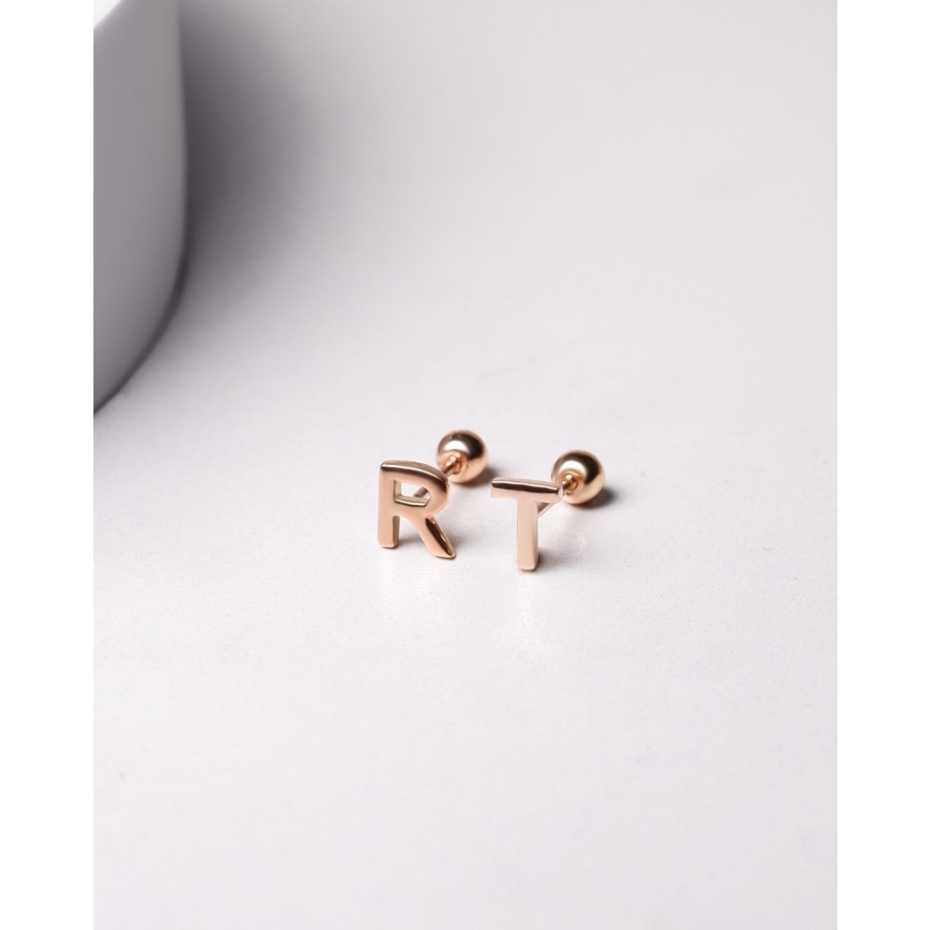 Grace Fine Jewelry حلق ذهب 9K بالحرف الأول حسب الطلب — صورة 6