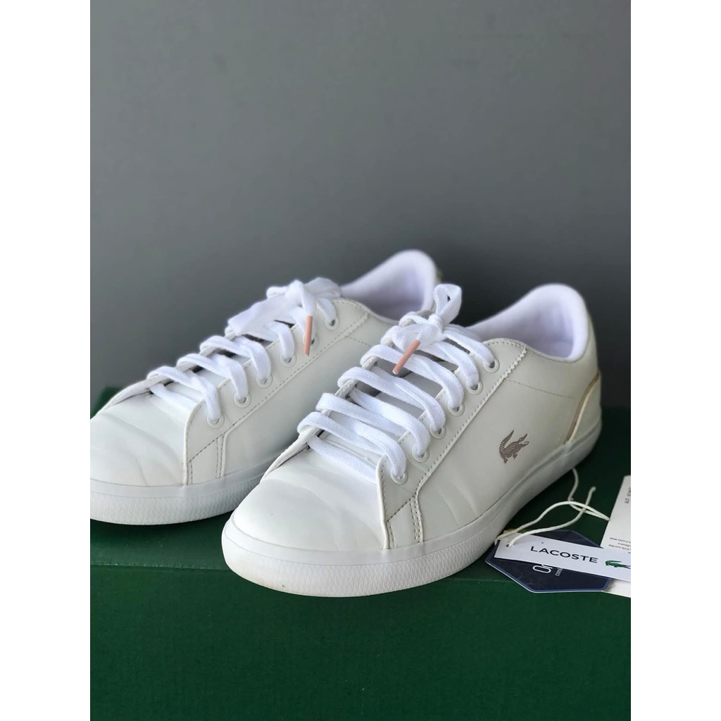รองเท้าผ้าใบ Lacoste