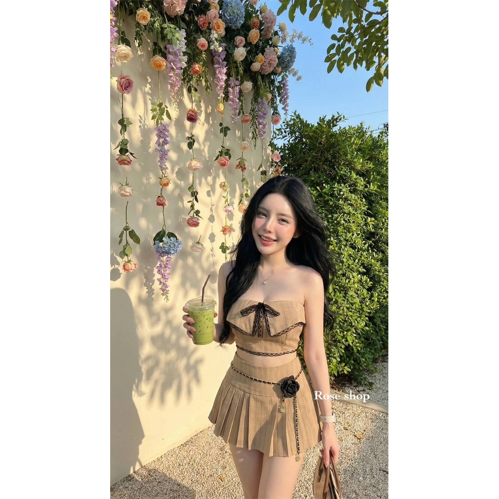 #Roseshop เซต 3 ชิ้น เกาะอกแต่งลูกไม้ผ้าสโน เสริมฟองน้ำ มาพร้อมกระโปรงจับจีบข้างมีซับในกางเกง มาพร้อมเข็มขัดกุหลาบ