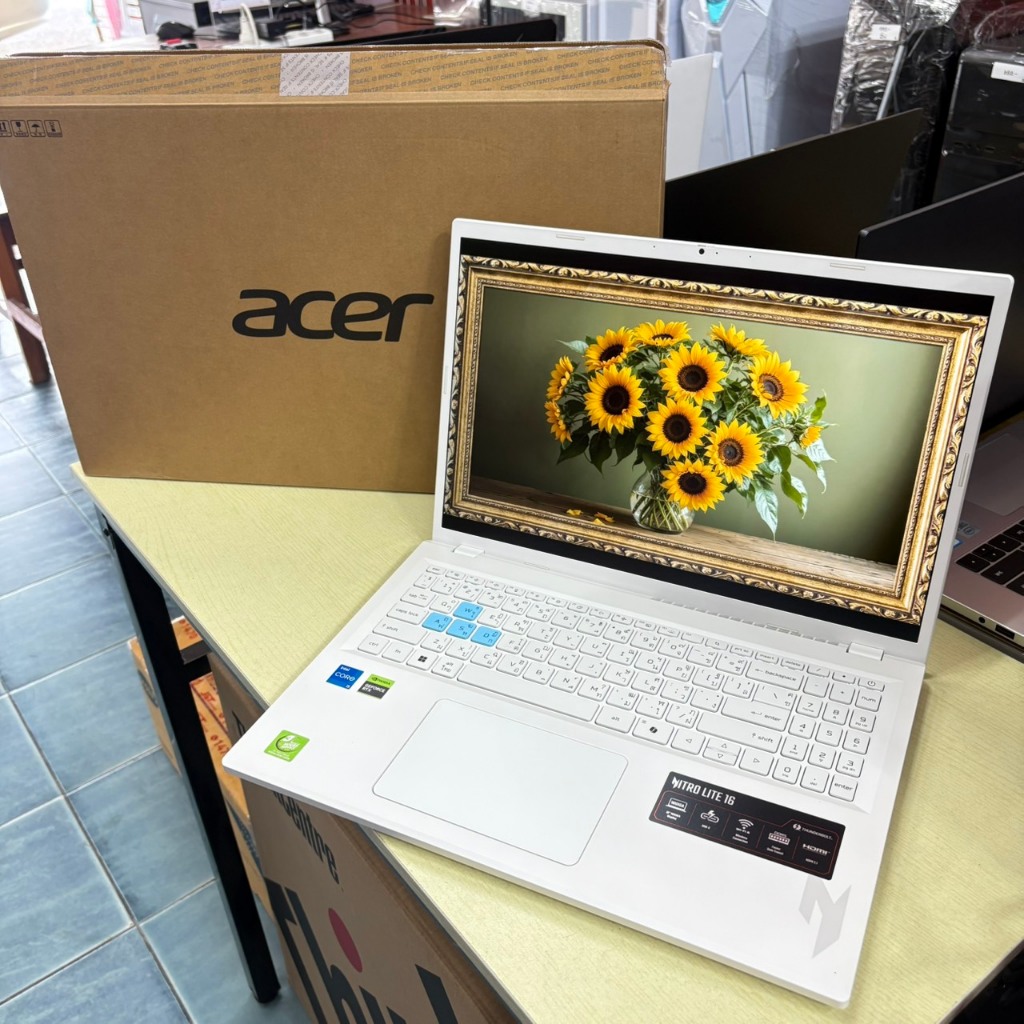 ACER  NITRO  LITE 16  NL16 - 71G - 52WD  ประกันศูนย์  Onsite  28/08/2028  สภาพเครื่อง  99%