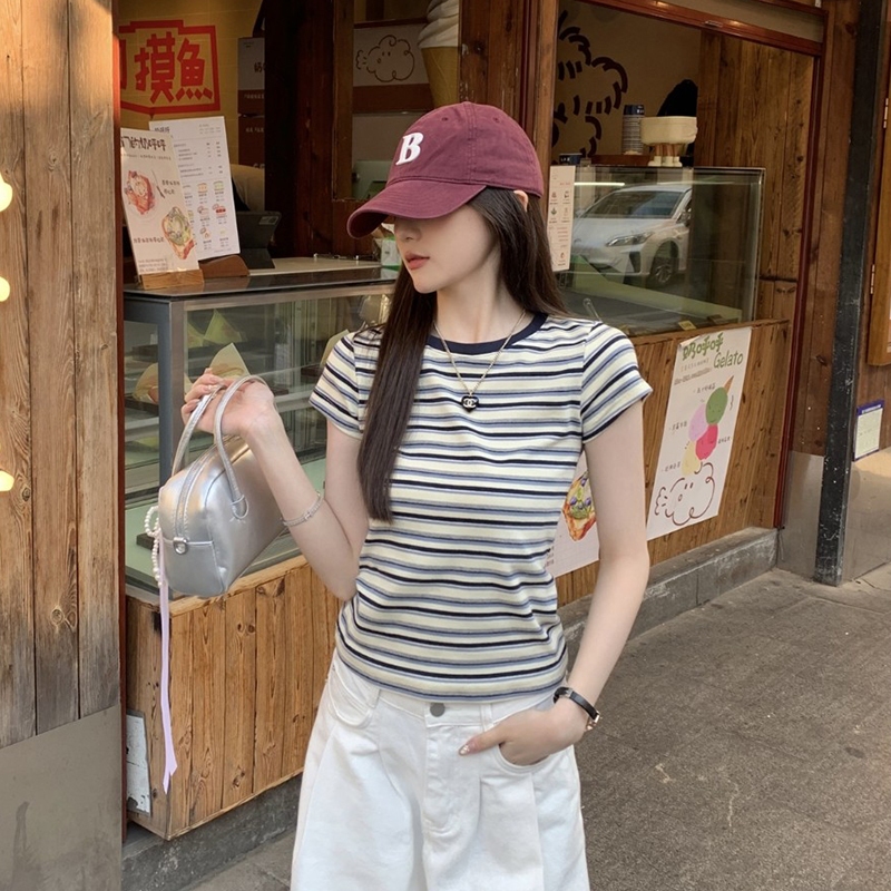 เสื้อผู้หญิงคอทรงกลม แขนสั้นลายทางสีตัดกัน ทรงกระชับตัวสำหรับหน้าร้อน ช่วยให้ดูผอม สไตล์ Vintage เกิร์ล