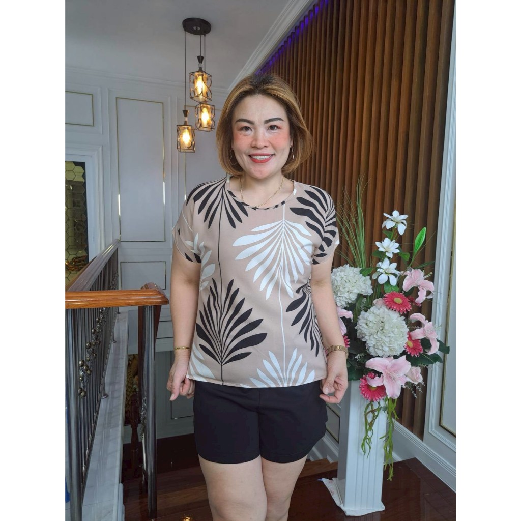 717///เสื้อคอกลมดอกใบ ผ้าไหมอิตาลี ฟรีไซ36-40นิ้ว ยาว24นิ้ว หน้าผ้า40นิ้ว ราคา119บาท