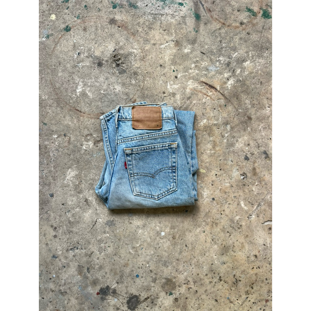 VTG 90’s Levi’s 512 slim fit jeans (เอว26)