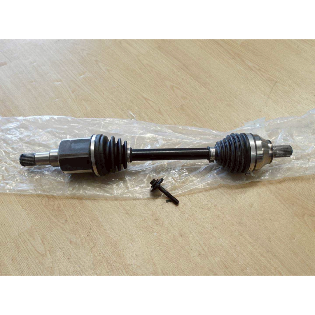 เพลาขับหน้าข้างซ้าย Ford Focus MK2/2.5 เครื่อง 1.8/2.0 เบนซิน เกียร์ Auto