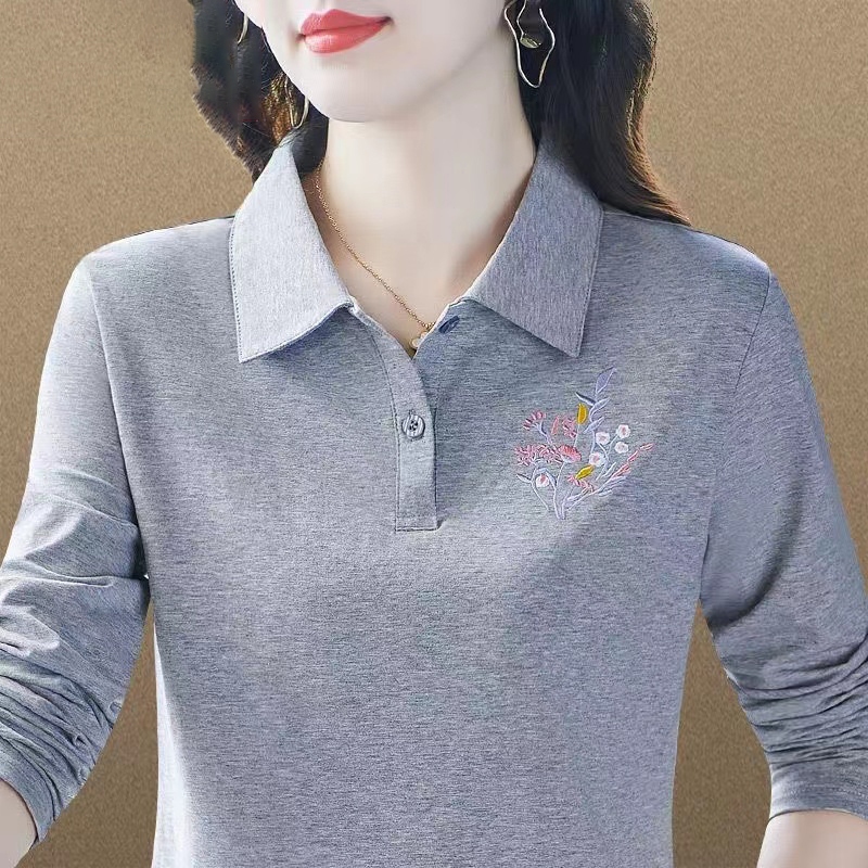 เสื้อยืดแขนยาวปกคอแบบใหม่ปี 2026 สำหรับผู้หญิง สไตล์ลำลองฤดูใบไม้ร่วง เสื้อโปโลสุดเก๋และทันสมัยสำหรับคุณแม่วัยกลางคน