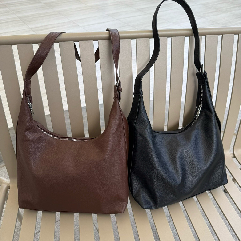 Luna bag ทรง hobo สายปรับได้