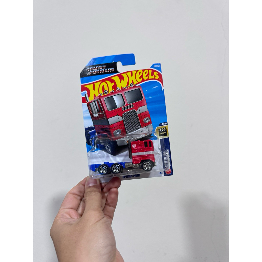 hotwheel optimus prime