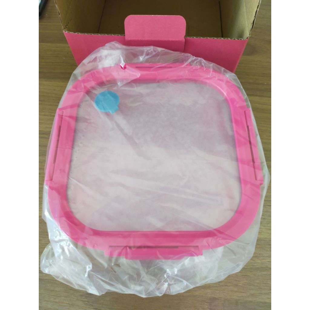 กล่องใส่อาหาร มีฝาล็อค 4 ด้าน LocknLock