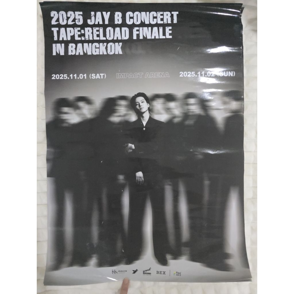Poster jayb tape reload finale in bangkok 2025 มีตำหนิตามภาพเลยค่ะ