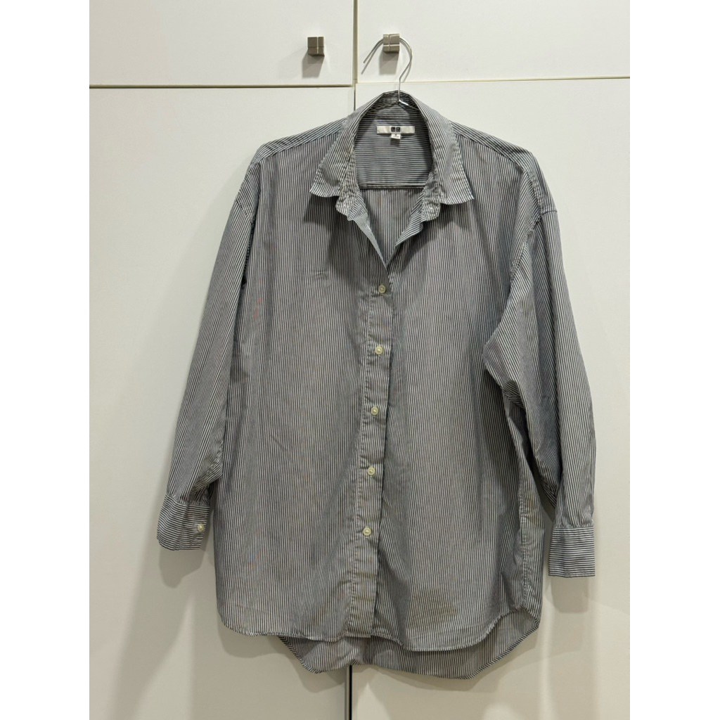 ปล่อยต่อ เสื้อเชิ้ต ยูนิโคล่ Uniqlo เสื้อเชิ้ตลายทาง โทนสีดำ