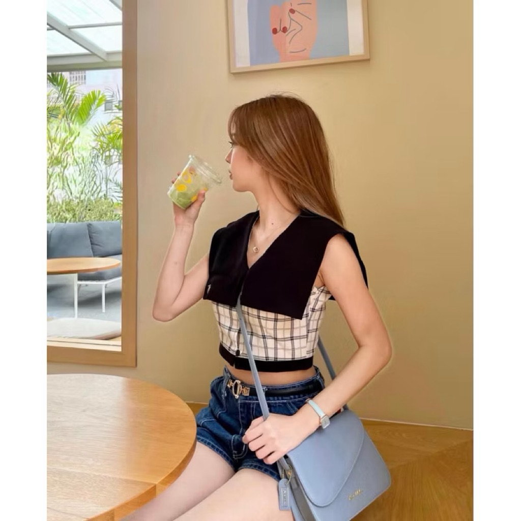 เสื้อ Crop Tulla.More