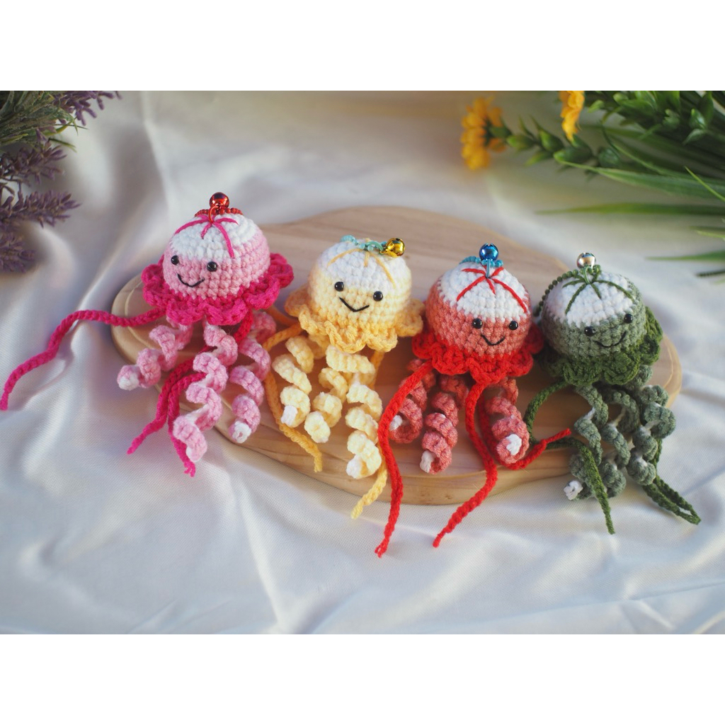 พวงกุญแจแมงกะพรุน ตุ๊กตาถัก พวงกุญแจถักไหมพรม jellyfish keychains