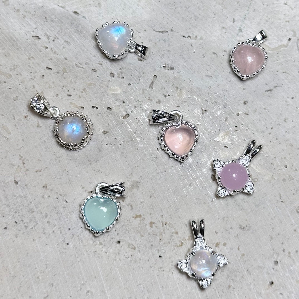 Winterwinter Jewelry Silver925 : สร้อยคอ พลอย Moonstone , Rosequartz , Chalcedony ทรงหัวใจ