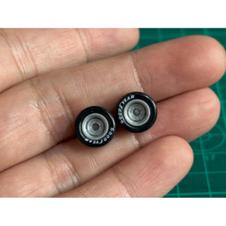 ล้อยาง รถยนต์ 1:64 ขนาด 11 MM  ลาย ตัน  สีเทา ยางถอดได้