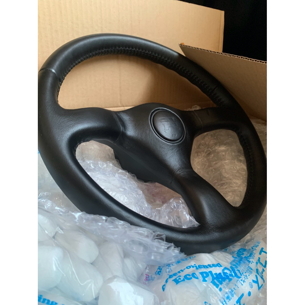 พวงมาลัย r32 gtr หุ้มหนังเเท้ใหม่สเปคเดิม