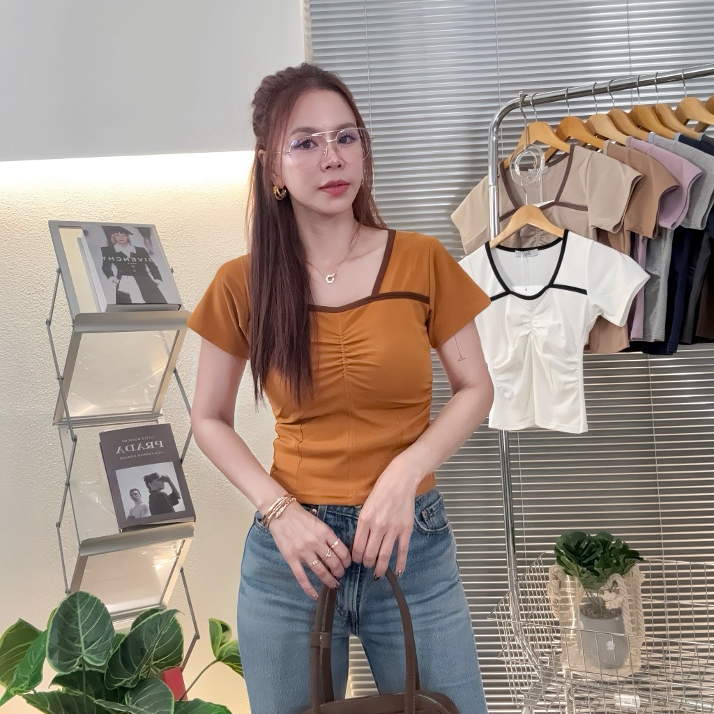 175-176 Contour Line (คอน-ทัวร์) เสื้อยืดคอเหลี่ยมแขนสั้น แต่งดีเทลกุ้นคอทูโทน จั๊มตรงอก