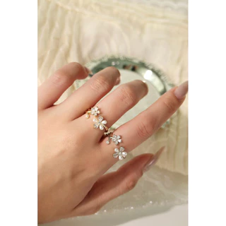 Socrush.bkk | DAISY PEARL ring | SR-043 | แหวน ดอกไม้ มุก เพชร