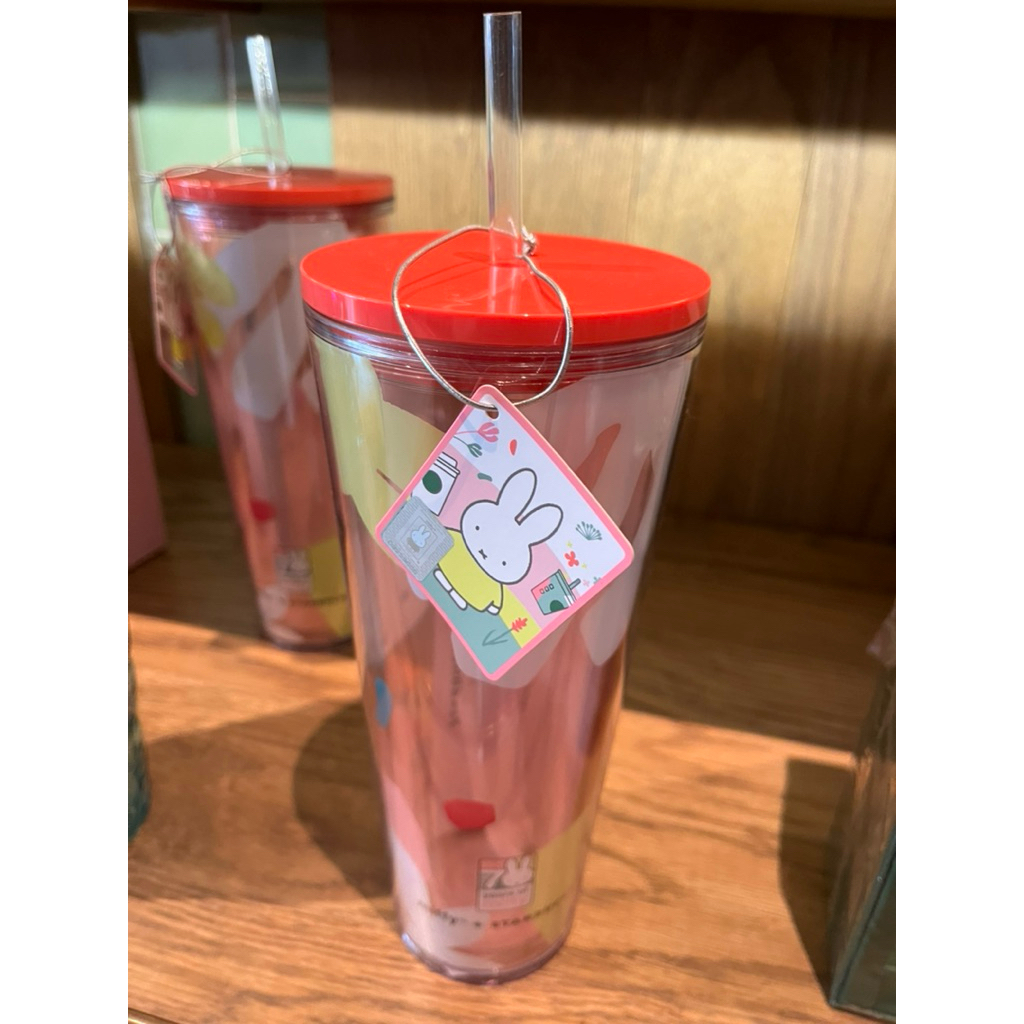 แก้วพลาสติกแข็ง พร้อมหลอด Starbuck Miffy collection จุ 24 oz ใหม่