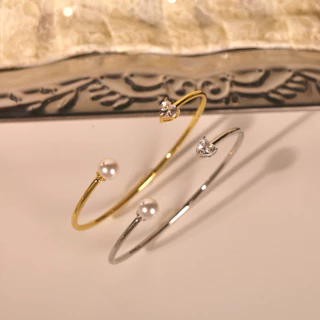 Socrush.bkk | LOVE PEARL cuff bracelet | SB-094 | กำไลข้อมือ หัวใจ เพชร มุก