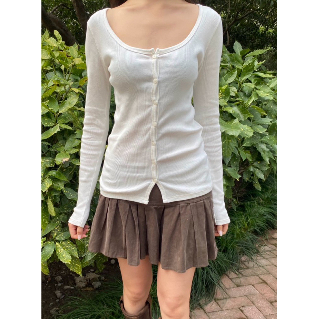 พร้อมส่ง 🎀 Brandy Melville | Zelly Ribbed Top (White)