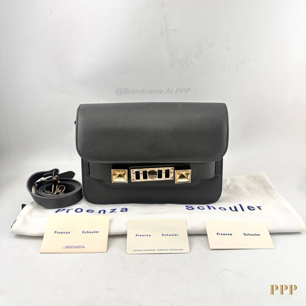 Proenza ps11 พร้อมถุงผ้า การ์ด สภาพดี ราคาดีมากๆๆ ปล่อยเพียงแค่ 10,999 เท่านั้น✨🔥