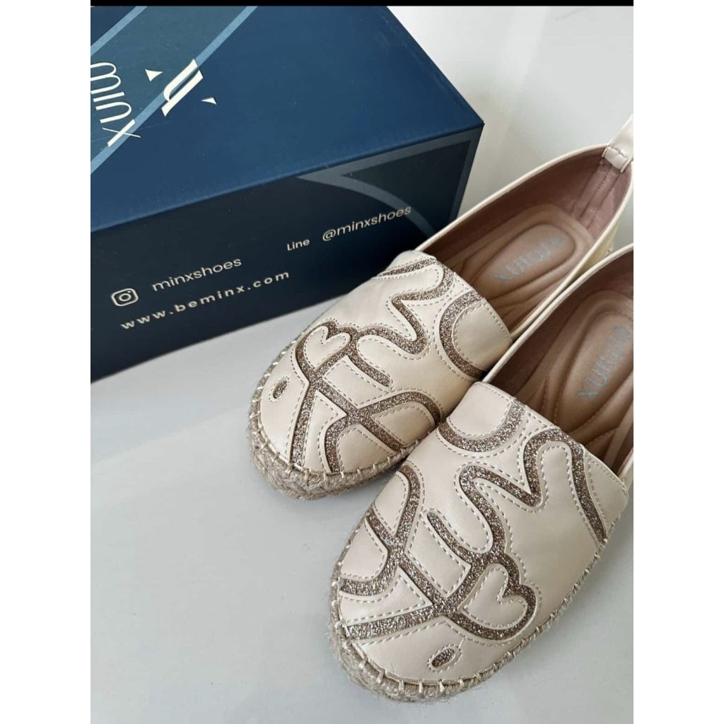 ส่งต่อ Minx shoe รุ่น chloe fluffy glitter สี custard