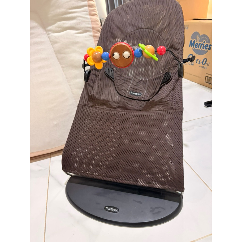 มือ2 เปลเด้ง baby bjorn พร้อมของเล่น