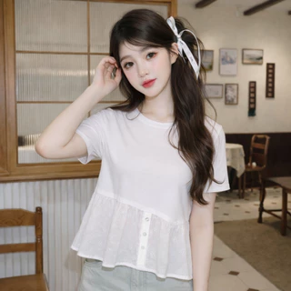 EVIOVIO【S-5XL】💫เสื้อยืดคอกลมดีไซน์ทูโทนที่ผสมผสานเสื้อยืดเข้ากับชายผ้าฉลุลายดอกไม้ ช่วยพรางหุ่น พร้อมส่งในไทย👜🎉