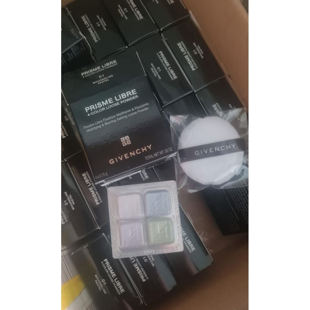 Givenchy Prisme Libre Illuminating & Color Correcting Loose Powder ได้ตามรูป