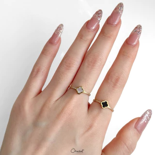 Orachat | Flower 14k ring. (แหวนตัวเรือนสแตนเลส)